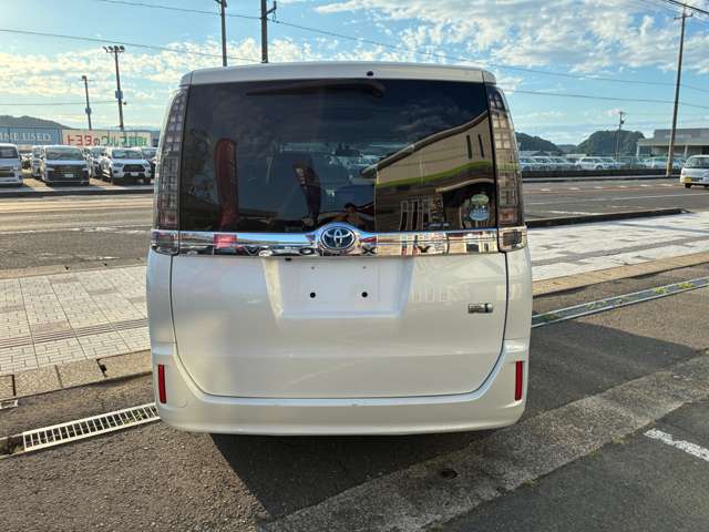 トヨタ ヴォクシー １．８ ハイブリッド Ｘ H27年 (甲信越・北陸) 99
