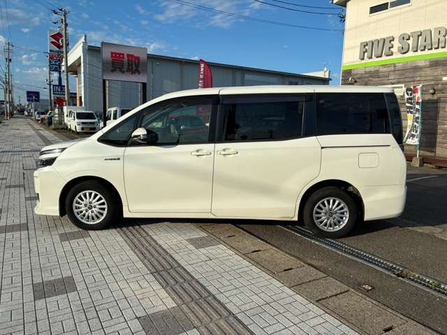 トヨタ ヴォクシー １．８ ハイブリッド Ｘ H27年 (甲信越・北陸) 99