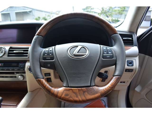 レクサス ＬＳハイブリッド ６００Ｈ バージョンＣ Ｉパッケージ ４ＷＤ H24年 (近畿) 99