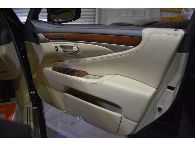 レクサス ＬＳハイブリッド ６００Ｈ バージョンＣ Ｉパッケージ ４ＷＤ H24年 (近畿) 99