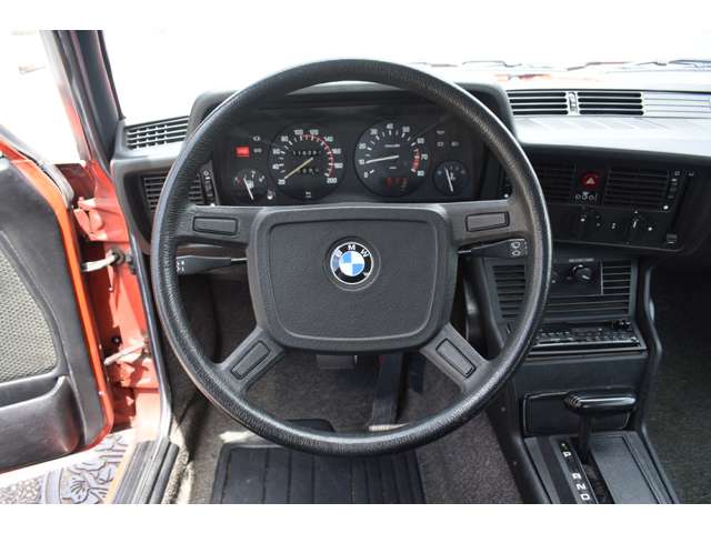 ＢＭＷ ３シリーズ ３１８Ｉ 左ハンドル Ｅ２１ S57年 (近畿) 99