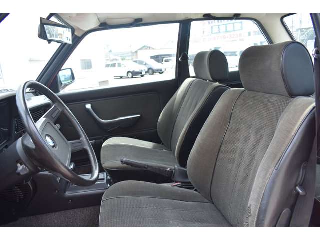 ＢＭＷ ３シリーズ ３１８Ｉ 左ハンドル Ｅ２１ S57年 (近畿) 99
