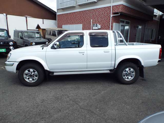 日産 ダットサン ２．４ ＡＸリミテッド ダブルキャブ ４ＷＤ H11年 (近畿) 99