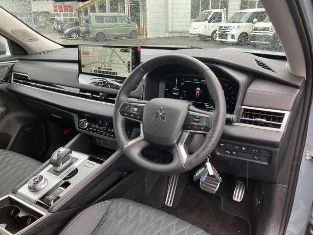 三菱 アウトランダーＰＨＥＶ ＰＨＥＶ ２．４ Ｐ ４ＷＤ R6年 (関東) 99