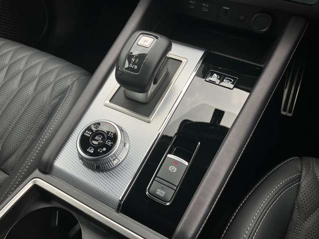 三菱 アウトランダーＰＨＥＶ ＰＨＥＶ ２．４ Ｐ ４ＷＤ R6年 (関東) 99