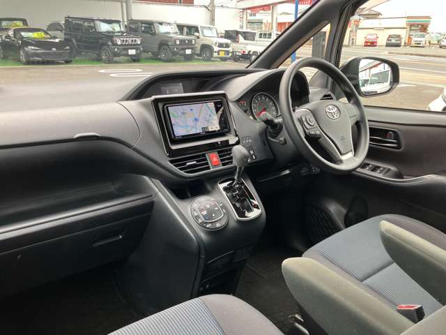 トヨタ ヴォクシー ２．０ Ｘ R1年 (関東) 99