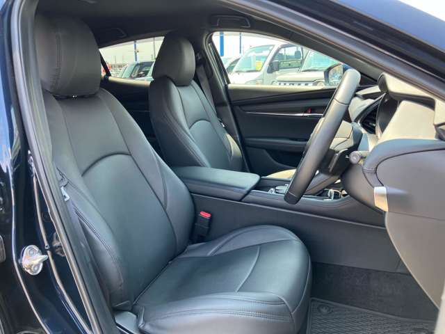 マツダ ＭＡＺＤＡ３　ファストバック ２．０ ２０Ｓ ツーリング R7年 (関東) 99