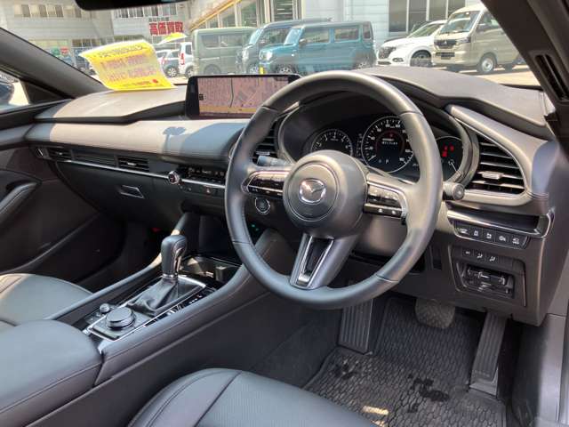 マツダ ＭＡＺＤＡ３　ファストバック ２．０ ２０Ｓ ツーリング R7年 (関東) 99