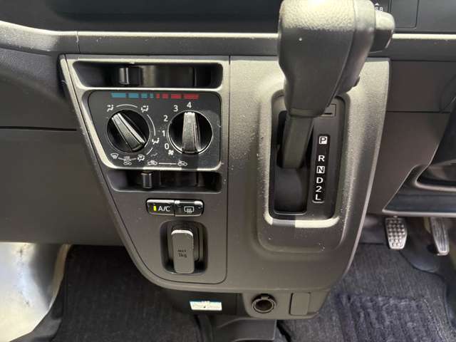 ダイハツ ハイゼットカーゴ ６６０ デラックス ハイルーフ H30年 (近畿) 99