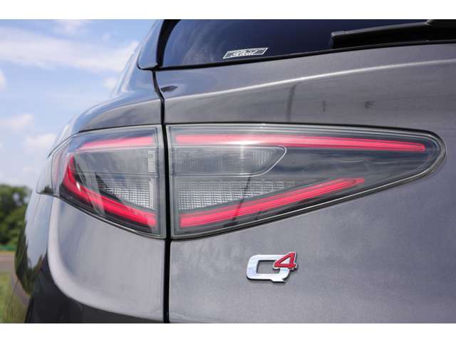 アルファロメオ ステルヴィオ ２．２ ターボ ディーゼル Ｑ４ ヴェローチェ ４ＷＤ R5年 (東海) 99