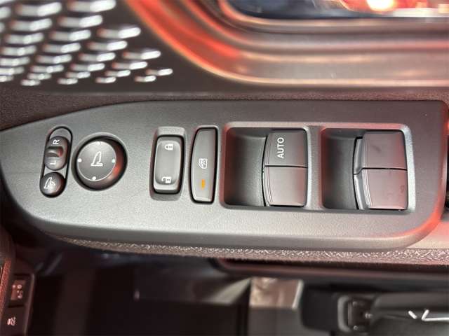 ホンダ Ｎ　ＢＯＸ カスタム ６６０ R7年 (近畿) 99