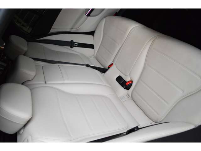 メルセデスベンツ Ｃクラスオールテレイン Ｃ２２０ Ｄ ４マチック （ＩＳＧ搭載モデル） ディーゼルターボ ４ＷＤ R4年 (関東) 99