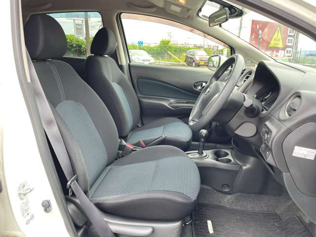 日産 ノート １．２ Ｘ H27年 (近畿) 99