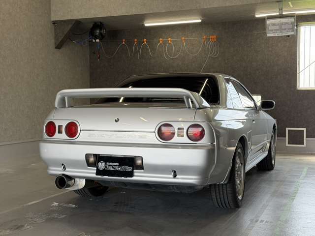 日産 スカイラインＧＴ−Ｒ ２．６ Ｖスペック ４ＷＤ H5年 (近畿) 99