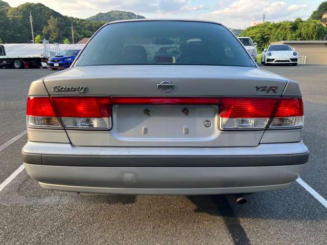 日産 サニー １．６ ＶＺ－Ｒ H11年 (中国) 99