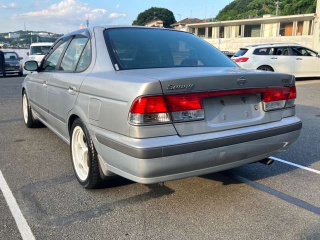 日産 サニー １．６ ＶＺ－Ｒ H11年 (中国) 99