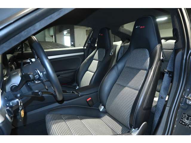ポルシェ ９１１ ５０ＴＨ アニバーサリー エディション ＰＤＫ H26年 (関東) 99