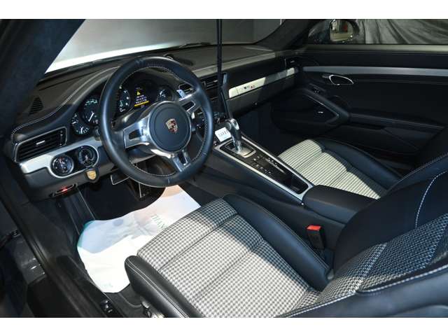 ポルシェ ９１１ ５０ＴＨ アニバーサリー エディション ＰＤＫ H26年 (関東) 99