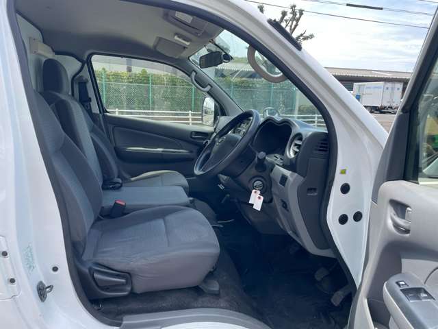 日産 ＮＶ３５０キャラバン ２．５ 中温冷凍バン ＤＸ ロングボディ ディーゼルターボ R1年 (関東) 99
