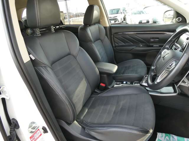 三菱 アウトランダーＰＨＥＶ ２．４ Ｇ プラスパッケージ ４ＷＤ R1年 (関東) 99