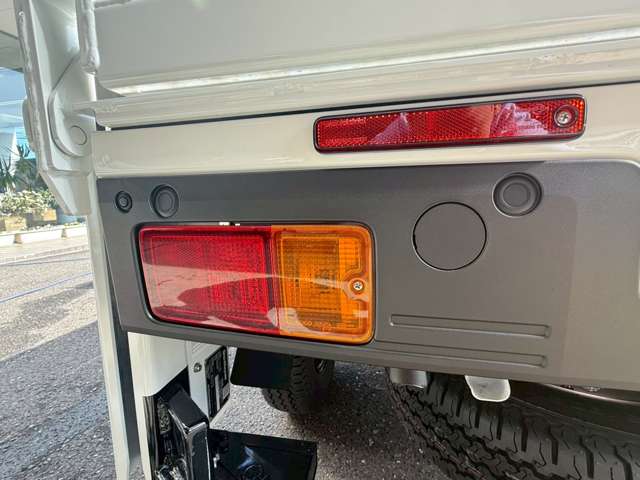 ダイハツ ハイゼットトラック ６６０ 垂直式テールリフト ３方開 ４ＷＤ R8年 (甲信越・北陸) 99