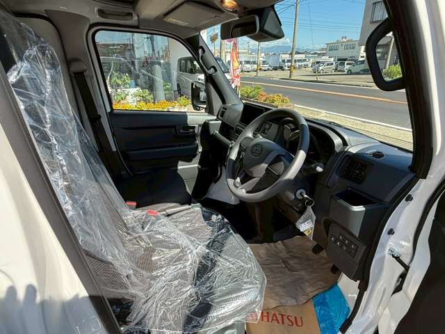 ダイハツ ハイゼットカーゴ ６６０ デラックス ４ＷＤ R7年 (甲信越・北陸) 99