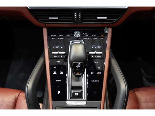 ポルシェ カイエン ３．０ ティプトロニックＳ ４ＷＤ R1年 (北海道) 99