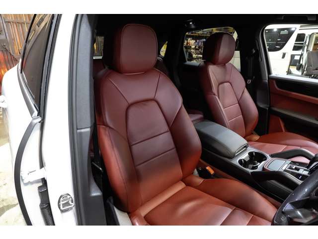 ポルシェ カイエン ３．０ ティプトロニックＳ ４ＷＤ R1年 (北海道) 99