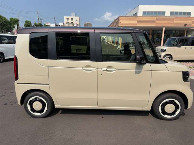 ホンダ Ｎ　ＢＯＸ ６６０ ファッションスタイル ２トーン R8年 (九州・沖縄) 99