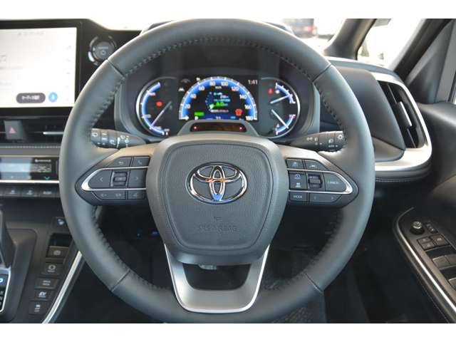 トヨタ ノア １．８ ハイブリッド Ｓ－Ｚ Ｅ－ＦＯＵＲ ４ＷＤ R8年 (近畿) 99