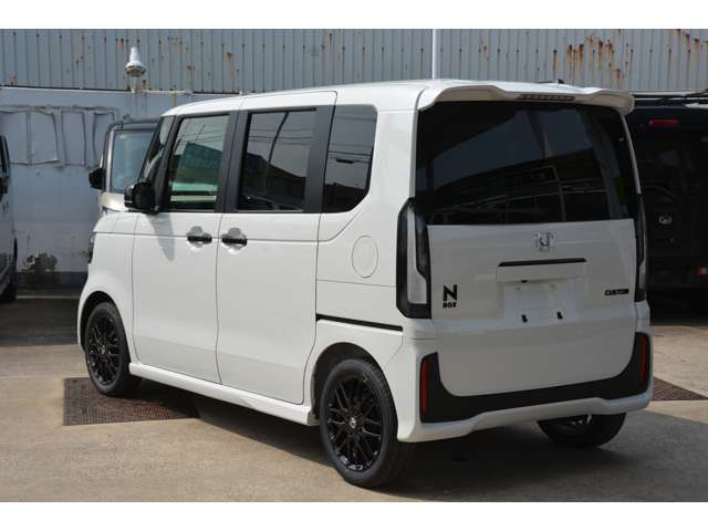 ホンダ Ｎ　ＢＯＸ カスタム ６６０ ターボ ブラック スタイル R8年 (近畿) 99