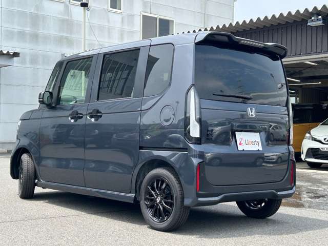 ホンダ Ｎ　ＢＯＸ カスタム ６６０ ブラック スタイル R8年 (近畿) 99