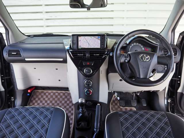 トヨタ ｉＱ １．３ １３０Ｇ ＭＴ H24年 (東海) 99