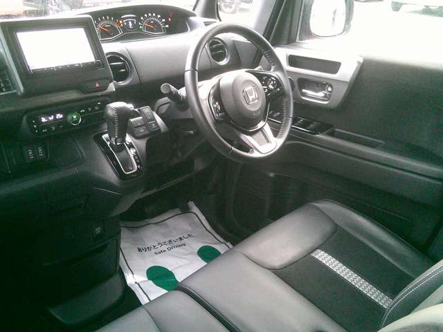 ホンダ Ｎ　ＢＯＸ カスタム ６６０ Ｌ ターボ スタイルプラス ブラック ４ＷＤ R4年 (関東) 99