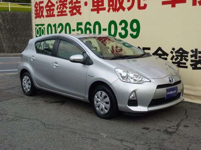 トヨタ アクア １．５ Ｌ H24年 (中国) 99