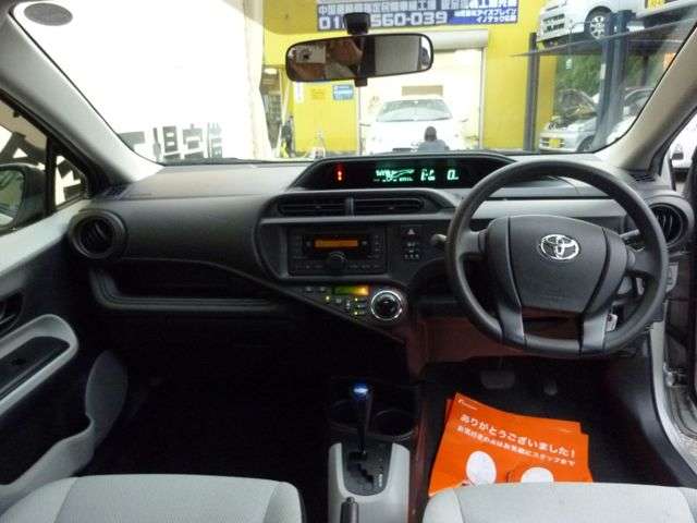 トヨタ アクア １．５ Ｌ H24年 (中国) 99