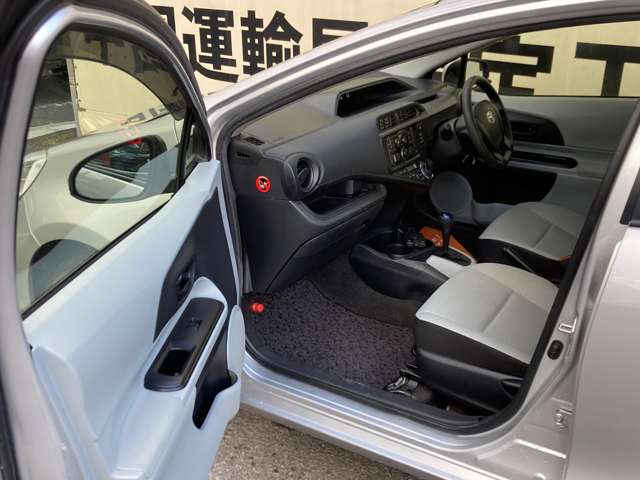 トヨタ アクア １．５ Ｌ H26年 (中国) 99