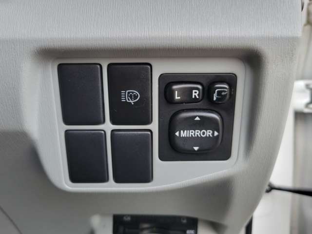 トヨタ プリウス １．８ Ｓ ＬＥＤエディション H22年 (中国) 99