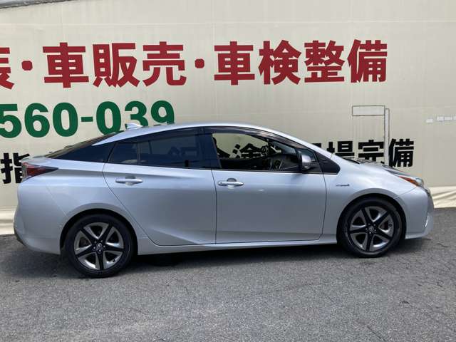 トヨタ プリウス １．８ Ｓ セーフティ プラス H29年 (中国) 99