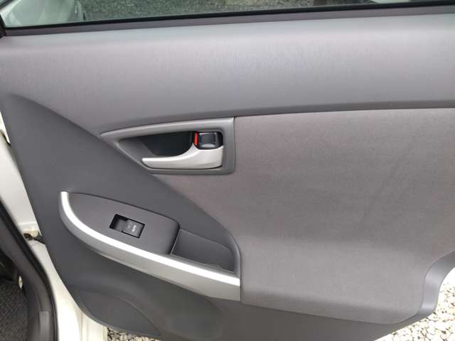 トヨタ プリウス １．８ Ｓ ツーリングセレクション H23年 (東北) 99
