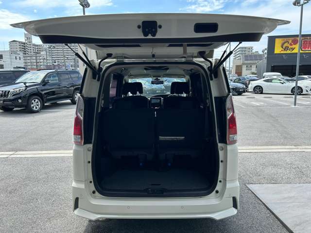 日産 セレナ ２．０ ハイウェイスター Ｖセレクション H29年 (近畿) 99