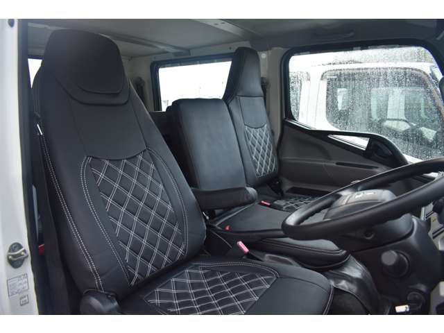 三菱フソウ キャンター ３．０ ダブルキャブ 全低床 ディーゼルターボ H29年 (近畿) 99