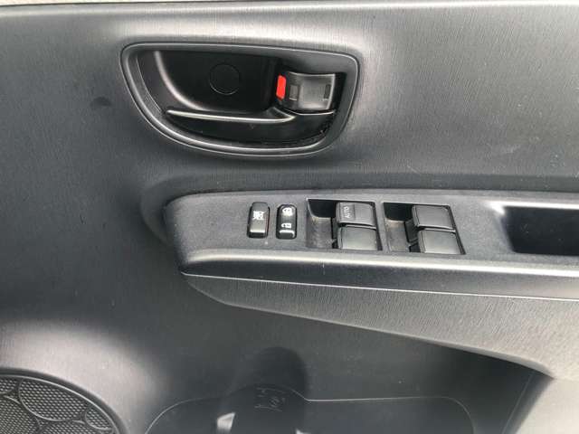 トヨタ ヴィッツ １．３ Ｆ ４ＷＤ H24年 (東北) 99