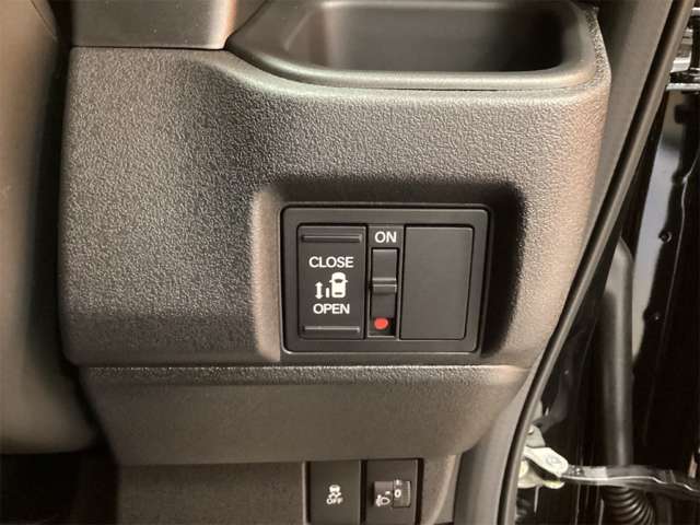 ホンダ Ｎ　ＢＯＸ カスタム ６６０ R8年 (近畿) 99