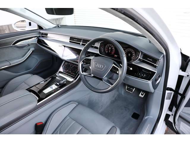 アウディ Ａ８ ６０ ＴＦＳＩ クワトロ ４ＷＤ R1年 (東海) 99