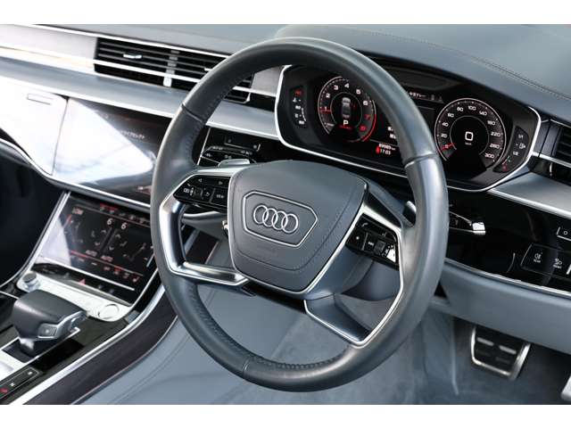 アウディ Ａ８ ６０ ＴＦＳＩ クワトロ ４ＷＤ R1年 (東海) 99
