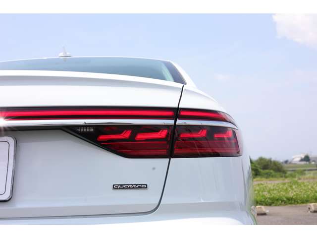 アウディ Ａ８ ６０ ＴＦＳＩ クワトロ ４ＷＤ R1年 (東海) 99