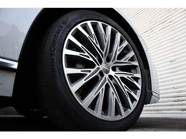 アウディ Ａ８ ６０ ＴＦＳＩ クワトロ ４ＷＤ R1年 (東海) 99