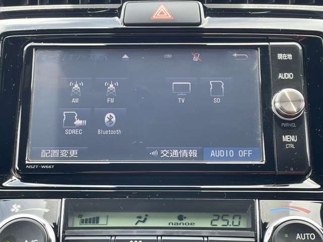 トヨタ カローラフィールダー　ハイブリッド １．５ ハイブリッド Ｇ Ｗ×Ｂ H29年 (近畿) 99