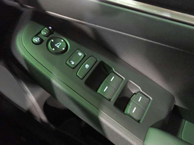 ホンダ ヴェゼル １．５ Ｅ：ＨＥＶ Ｚ R8年 (近畿) 99